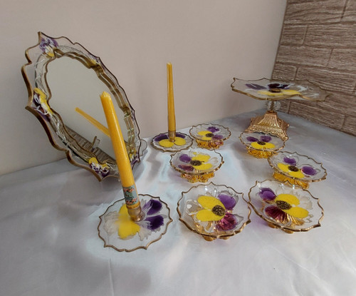 هفت سین رزینی با شیرینی خوری طرح گل بنفشه