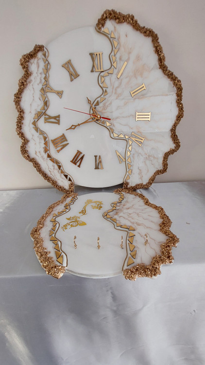 ساعت دیواری و جاکلیدی رزینی دفرمه لا آینه کاری