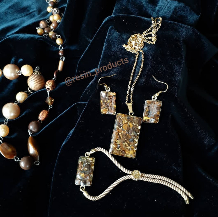 ست کامل زیورالات رزینی با قاب برنجی