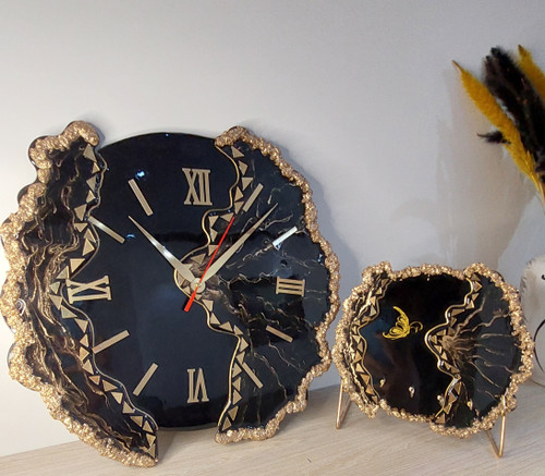 ساعت و جاکلیدی رزینی طرح دفرمه مشکی و طلایی